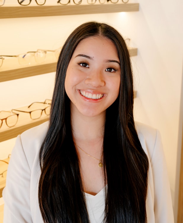 Sandy, Optometric Assistant